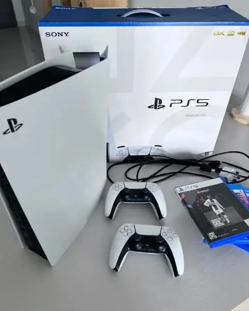 play station 5 - $350 thumbnail 4