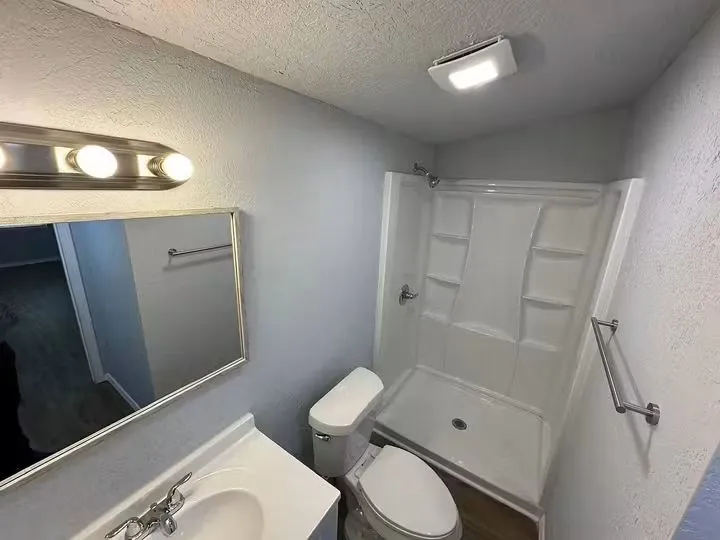 $700 / 2br - 97sqft - parkstone realty thumbnail 10