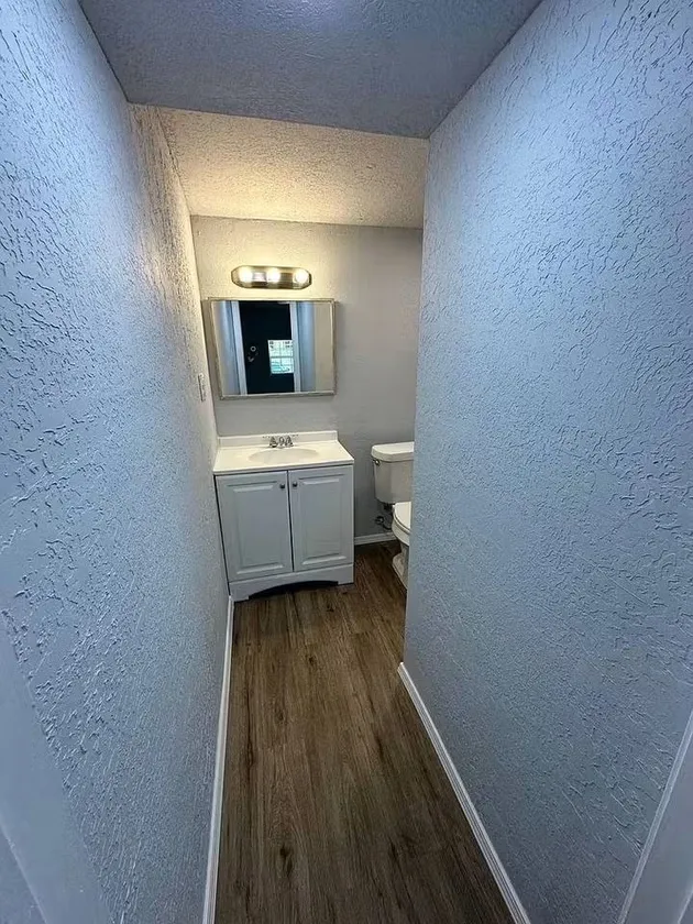 $700 / 2br - 97sqft - parkstone realty thumbnail 11