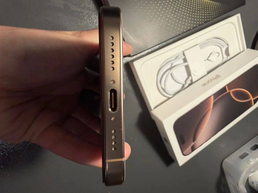 iphone 16 pro max - $589 thumbnail 7