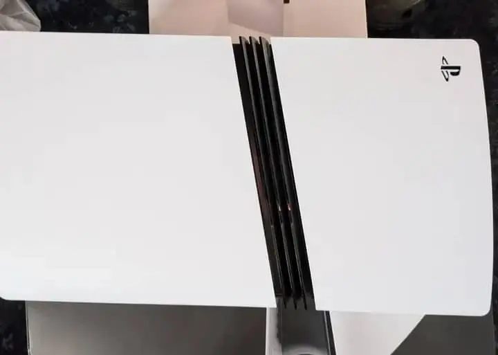 playstation 5 pro - $400 thumbnail 2