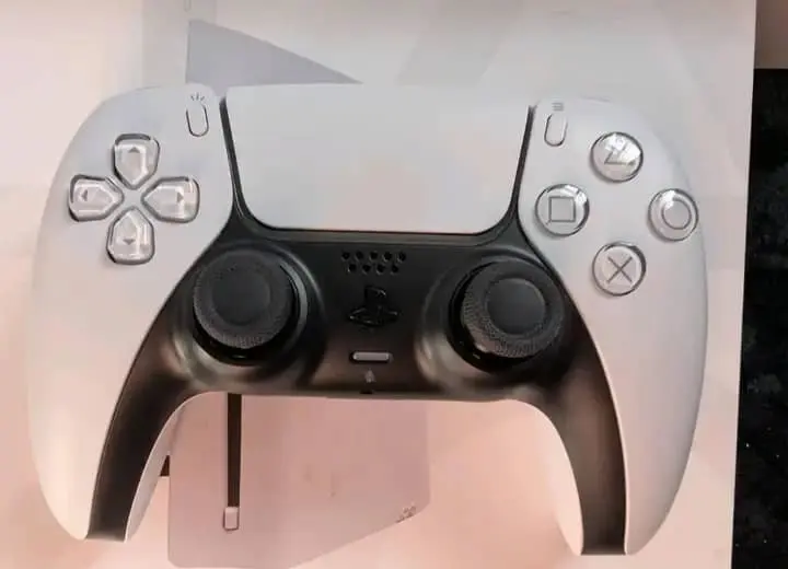 playstation 5 pro - $400 thumbnail 6