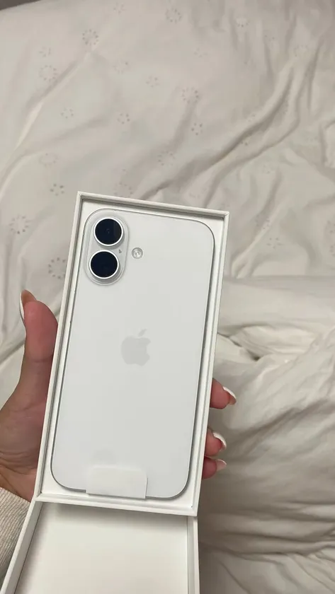 iphone 16 pro max thumbnail 3