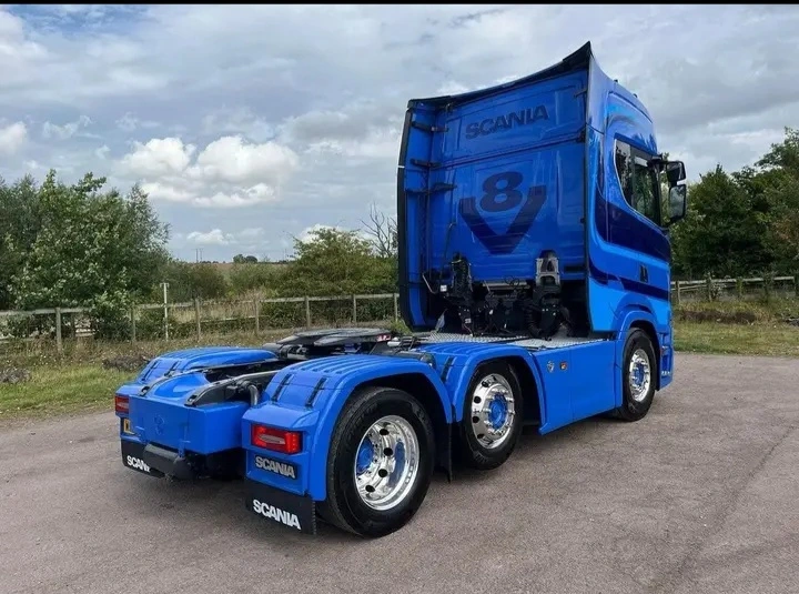 truck - $50,000 thumbnail 6