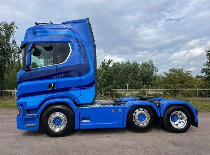 truck - $50,000 thumbnail 10