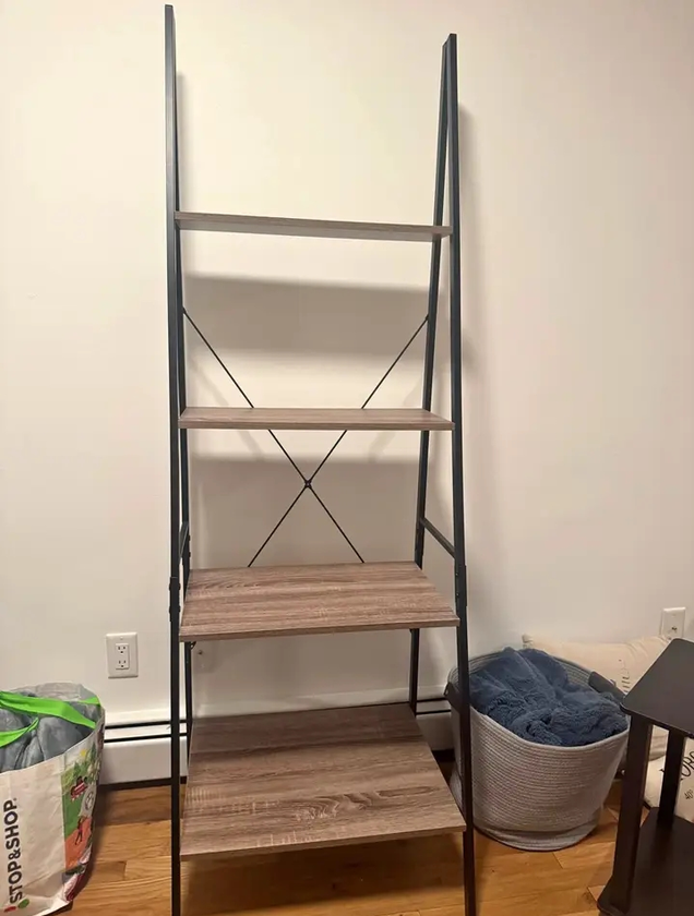 ladder shelf - $30 thumbnail 2