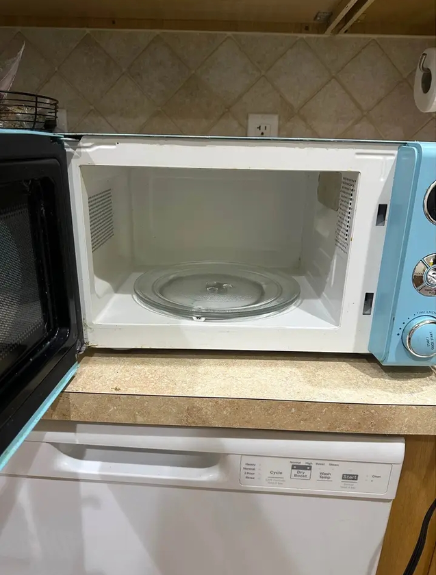 retro microwave - $30 thumbnail 3