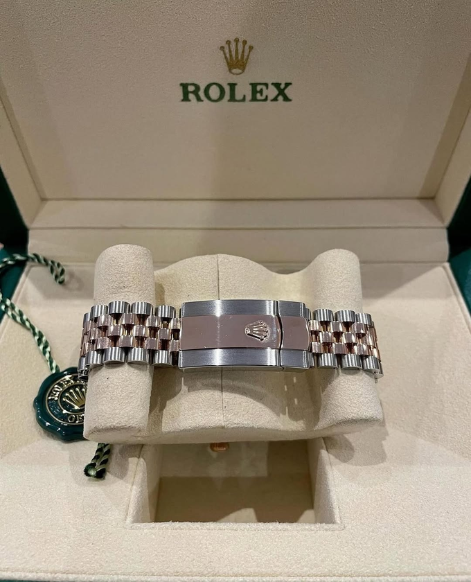 rolex datejust wimbledon 41mm - $8,500 thumbnail 3
