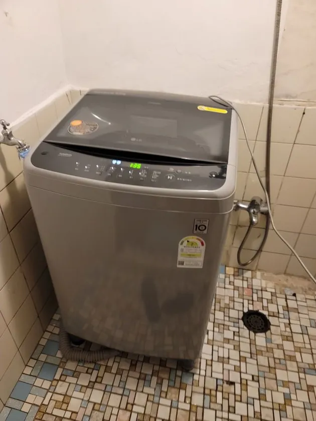 Washer and dryer thumbnail 1