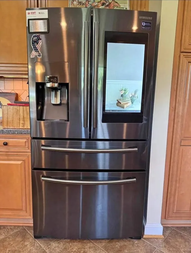samsung family hub french door refrigerator - $300 thumbnail 3