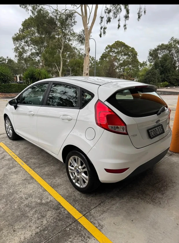 2013 ford fiesta trend thumbnail 4