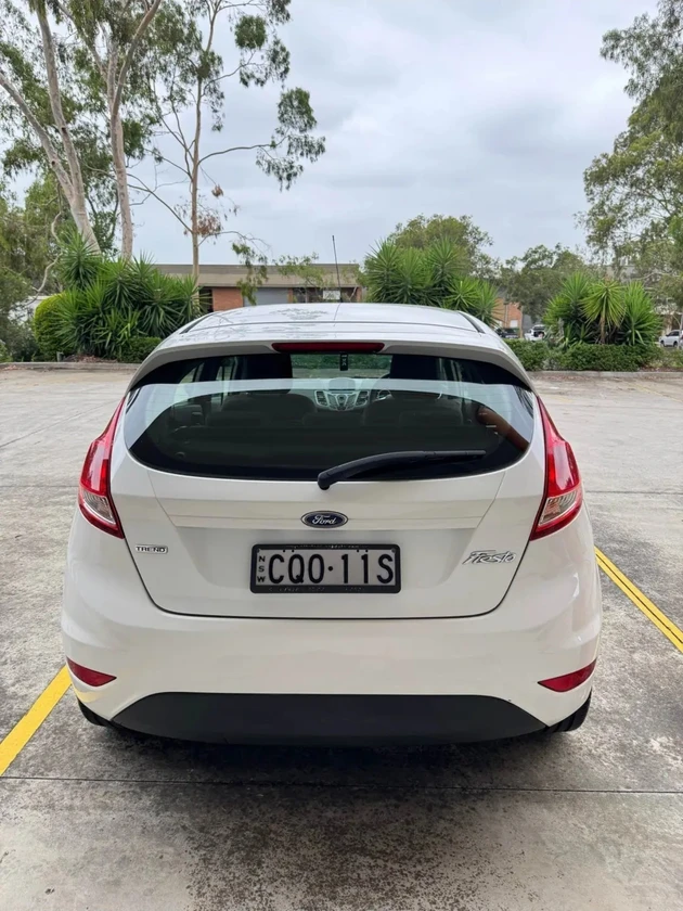 2013 ford fiesta trend thumbnail 5