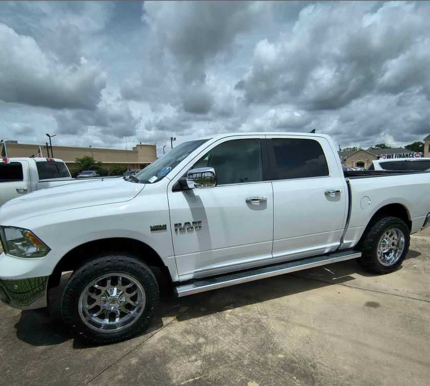 2017 dodge ram 1500 crew cab • laramiepickup 4d 5 1/2 ft - $5,000 thumbnail 2
