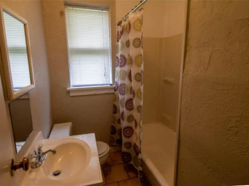 $650 self contained thumbnail 3