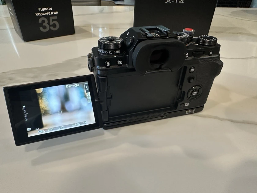 fotocamera fujifilm x-t4 + obiettivo xf 35mm f/2 r wr - 3.400 scatti, come nuova thumbnail 4