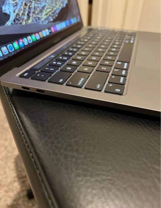 free macbook air 2020 thumbnail 2