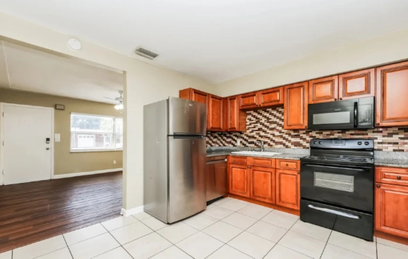 $1,229 / 4br - 2085sqft - charming four-bedrooms with hardwood floors. thumbnail 4