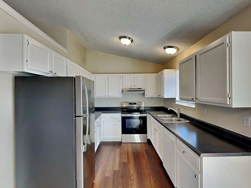 $1,299 / 3br - 1656sqft - affordable family home available for rent thumbnail 5