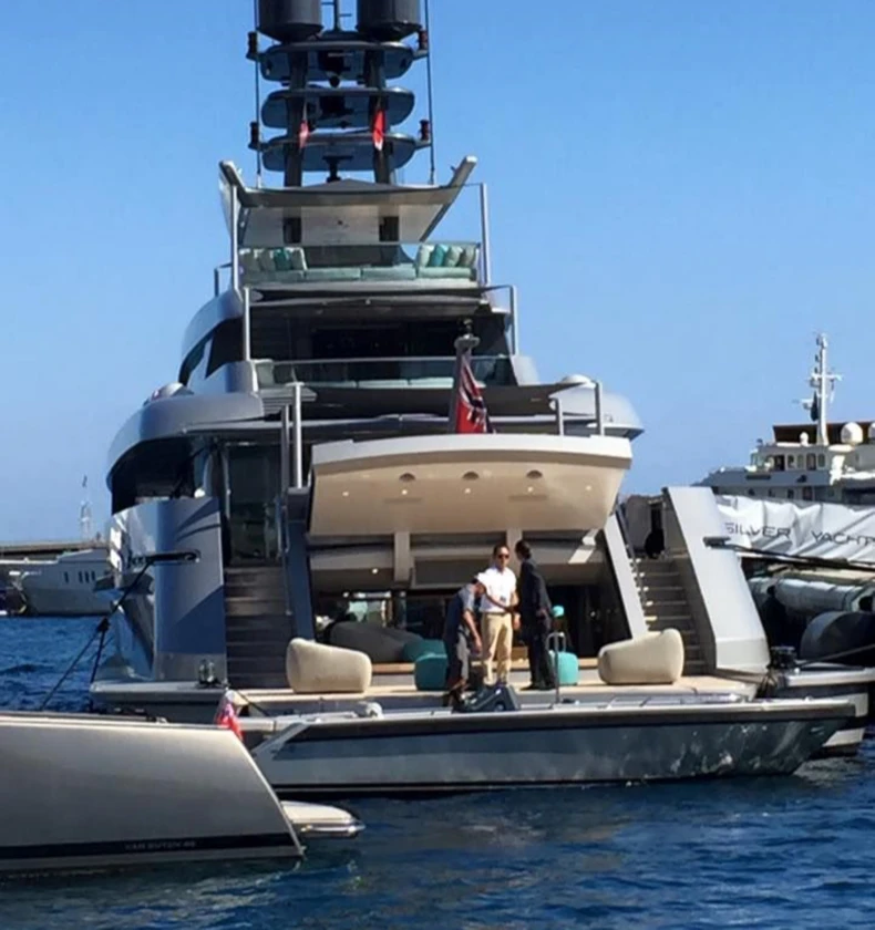 Washer and dryer thumbnail 1