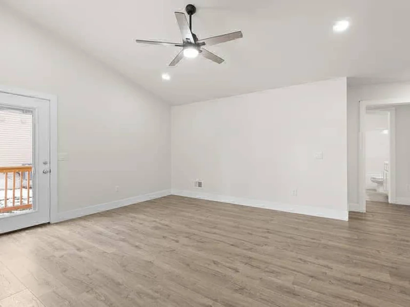 $300 / 3br - 1100sqft - 3 and 2 bedrooms houses available at different locations thumbnail 2