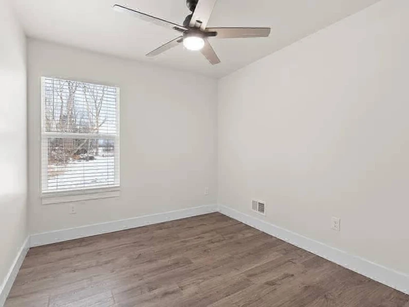 $300 / 3br - 1100sqft - 3 and 2 bedrooms houses available at different locations thumbnail 3