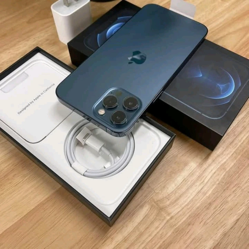 apple iphone - $3,000 thumbnail 3