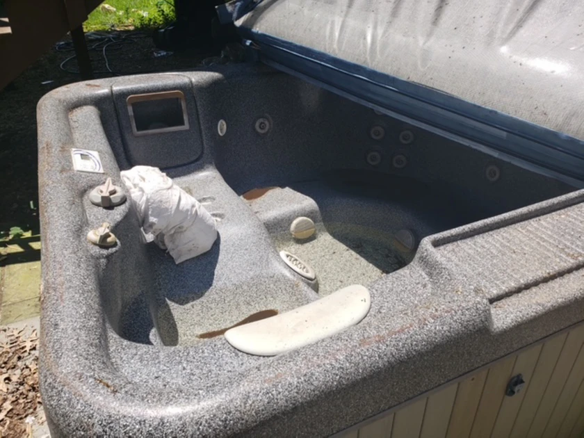 give away: hot tub thumbnail 2