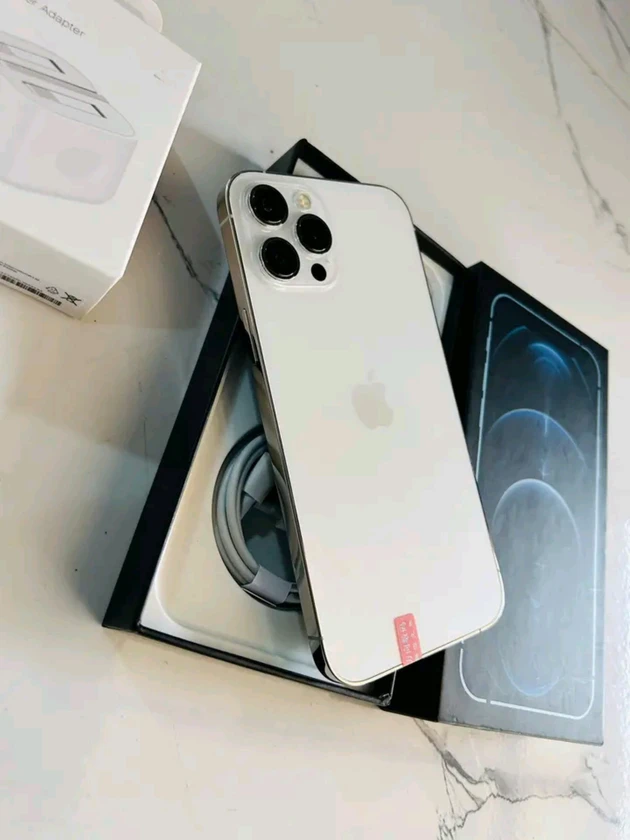 iphone 12 pro max thumbnail 3