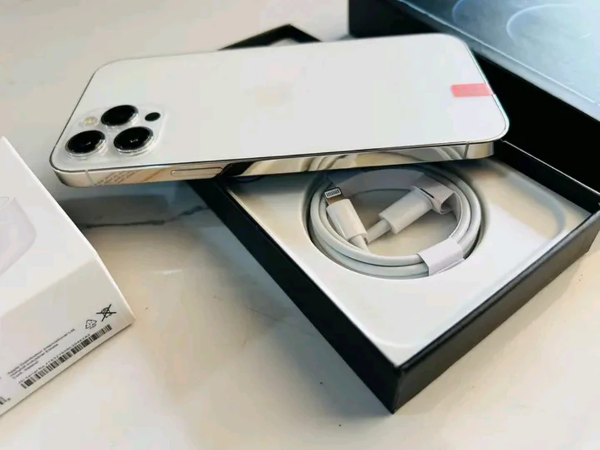 iphone 12 pro max thumbnail 4