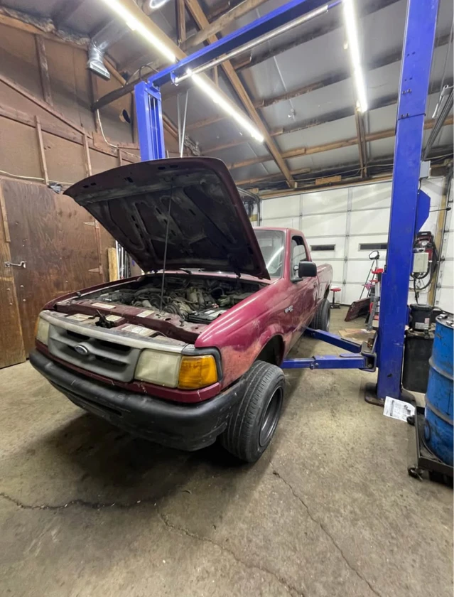 1997 ford ranger regular cab. short bed thumbnail 3