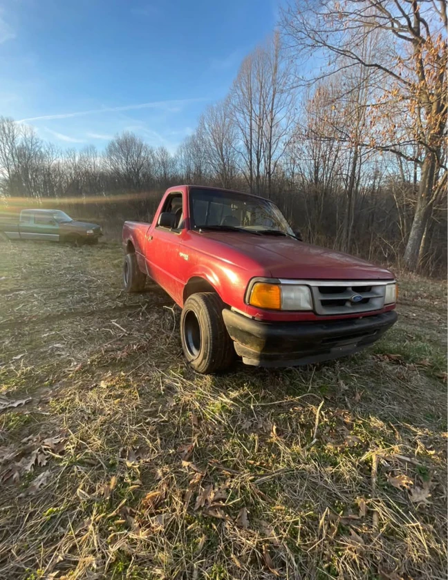 1997 ford ranger regular cab. short bed thumbnail 4