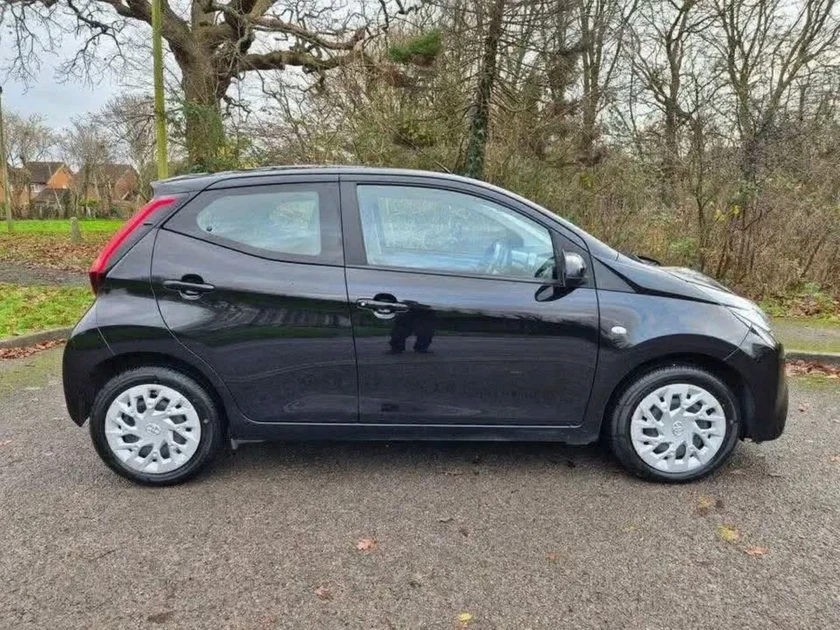toyota aygo thumbnail 6