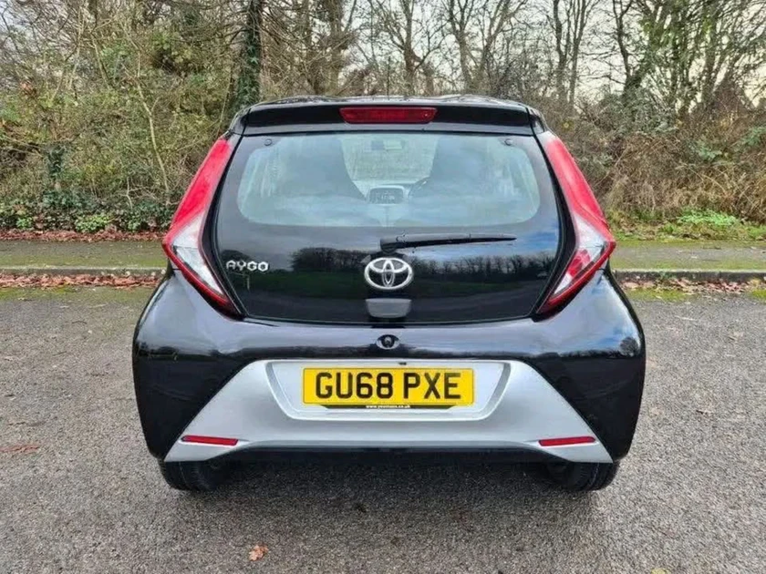 toyota aygo thumbnail 8