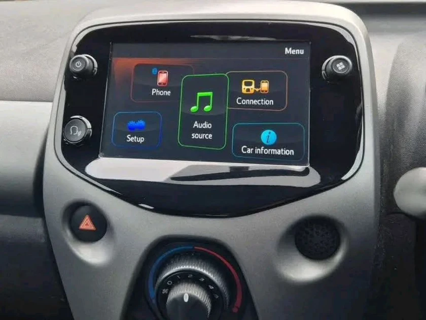 toyota aygo thumbnail 10