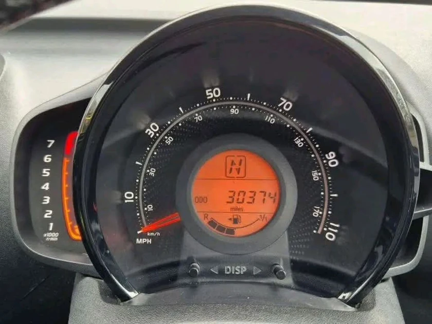 toyota aygo thumbnail 11