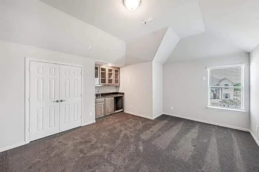 apartment for sale thumbnail 2