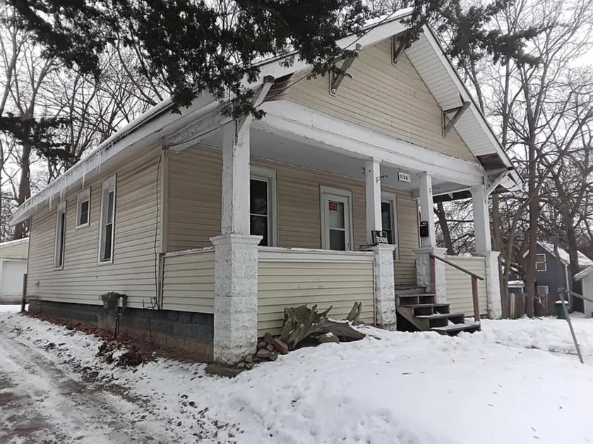 $700 / 1130br - 744sqft - 2bed 1bath thumbnail 2