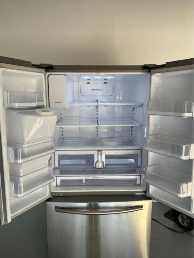 whirlpool refrigerator - $250 thumbnail 4