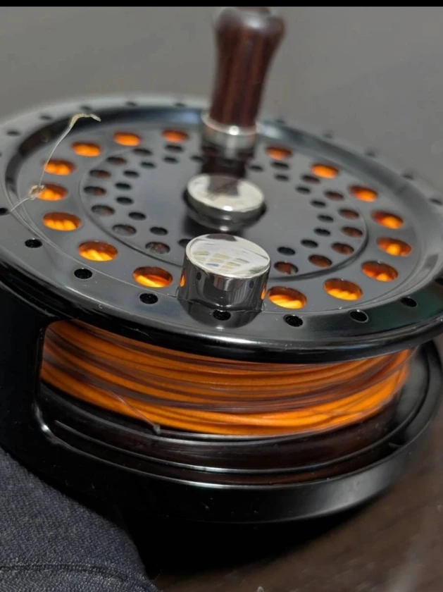 fly fishing reel - $220 thumbnail 4