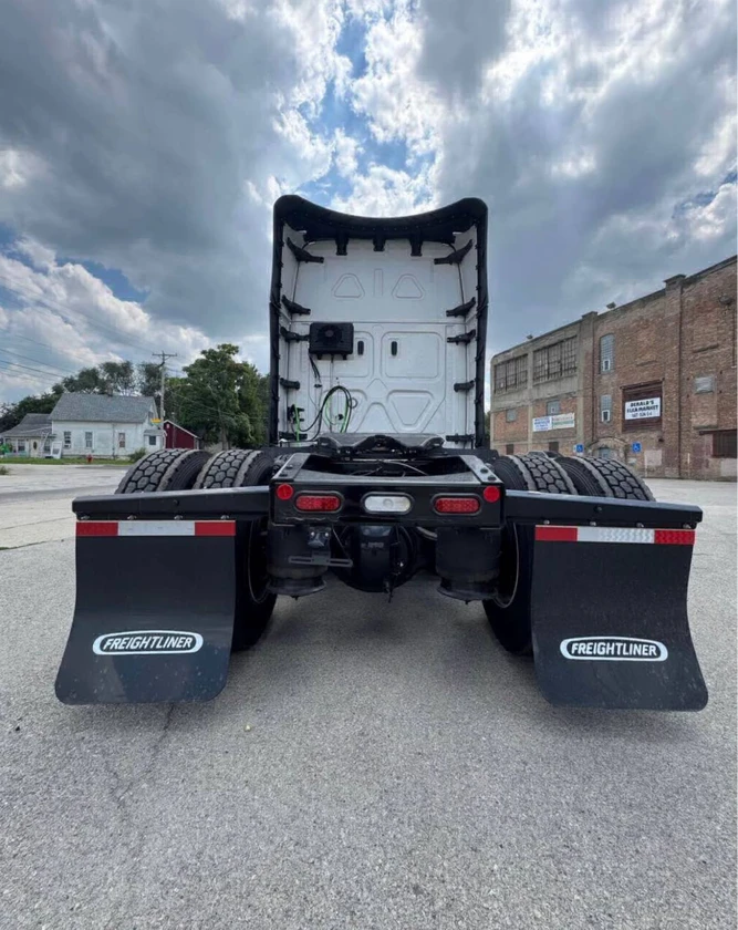 freightliner cascadia available – serious buyers onlyfreightliner cascadia | str thumbnail 6