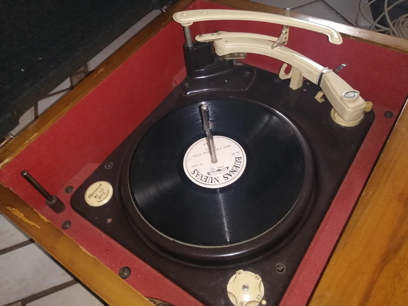 philco triple speaker vintage record player thumbnail 4