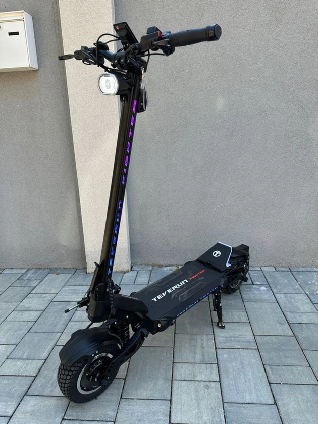 electric scooter thumbnail 2