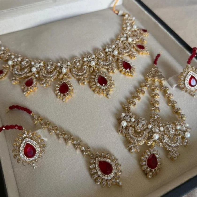 gold and jewellery for sale - $250 thumbnail 3