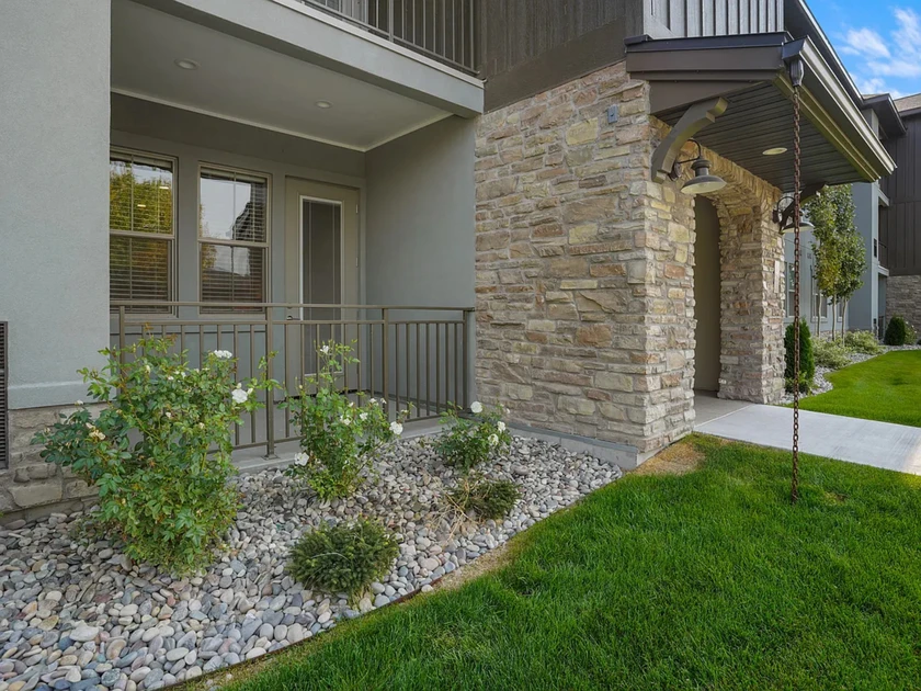 $1,575 / 3br - 1063sqft - 3bedroom thumbnail 4