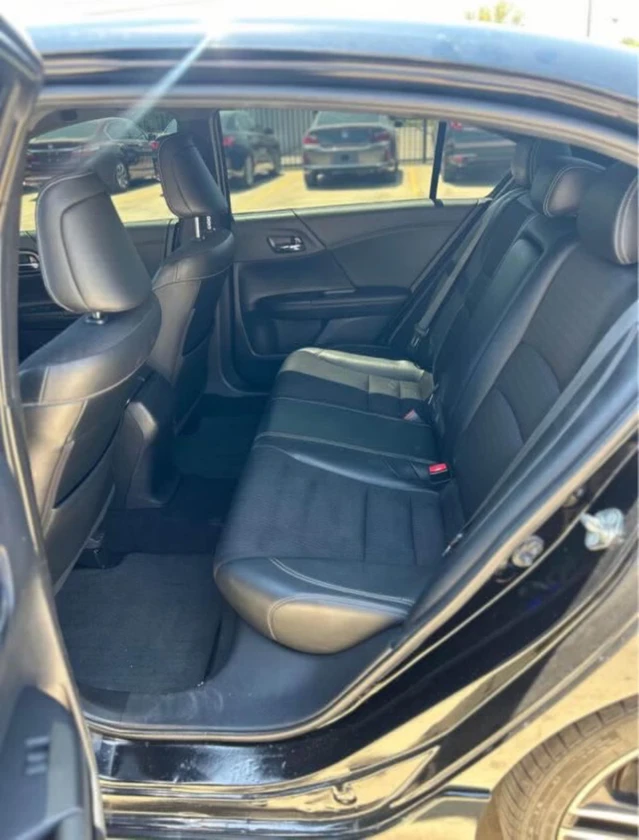 2013 honda accord for sale for $3,000perfect condition. thumbnail 4