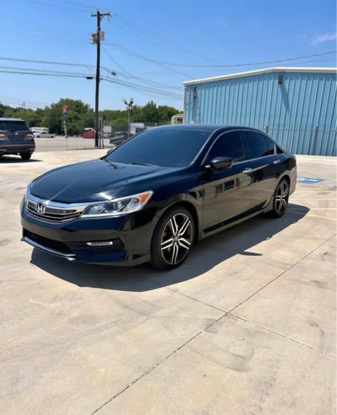 2013 honda accord for sale for $3,000perfect condition. thumbnail 5