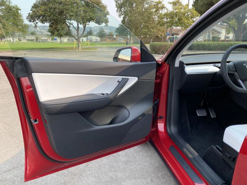 tesla model 3 rear - $35,000 thumbnail 3