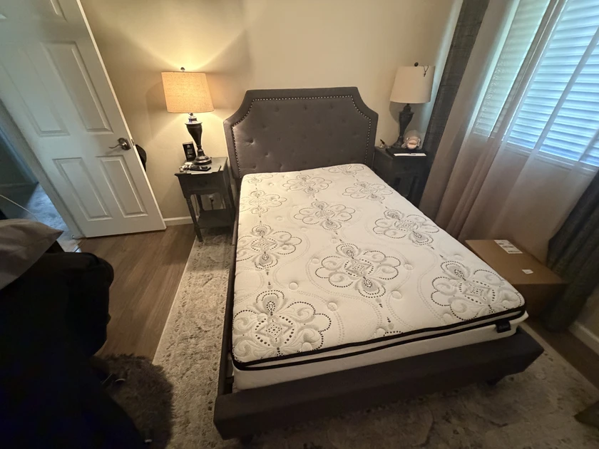 comlete full-size bed set - $175 thumbnail 2