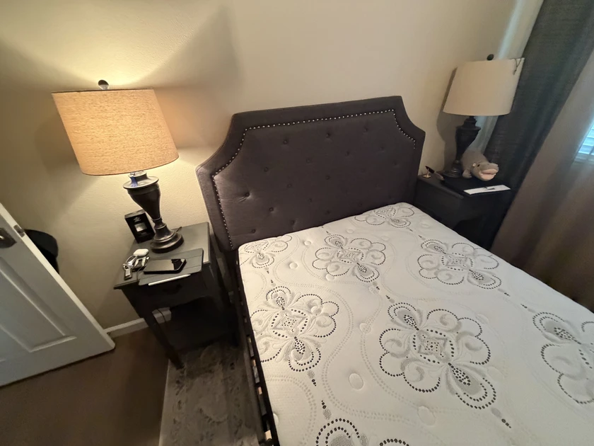 comlete full-size bed set - $175 thumbnail 4