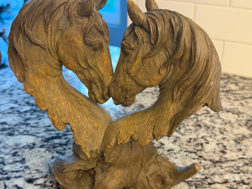 loving horse figurine. thumbnail 3